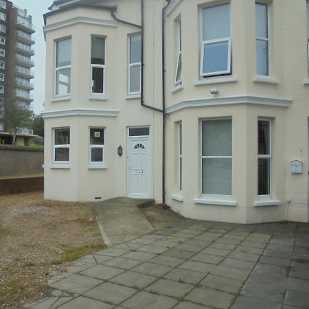 Kali Mera Eastbourne Bagian luar foto