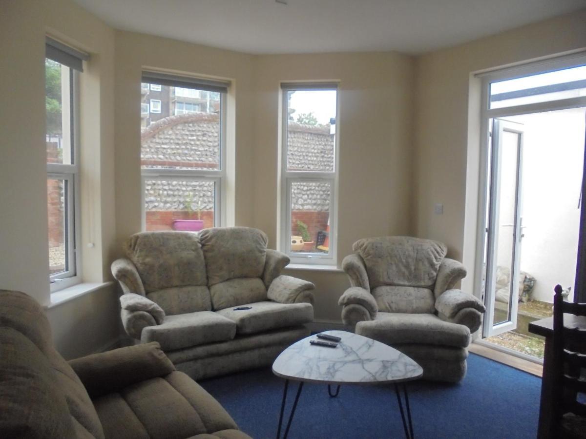 Kali Mera Eastbourne Bagian luar foto